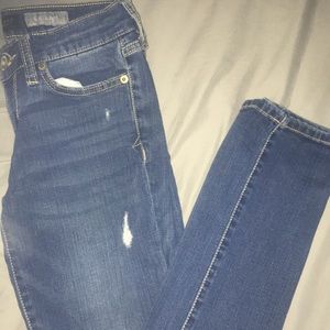 🎂 blue skinny jeans